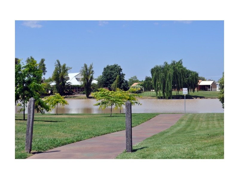 9 Lauriston Court, Kialla VIC 3631