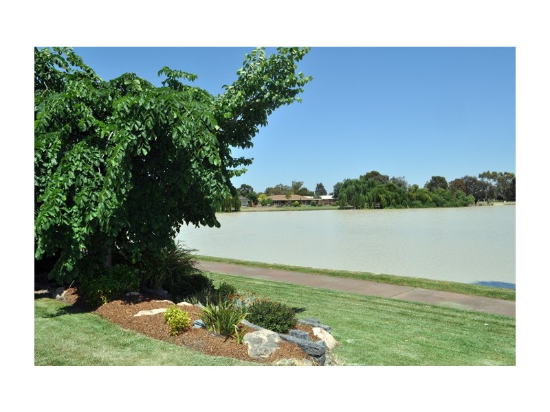 9 Lauriston Court, Kialla VIC 3631