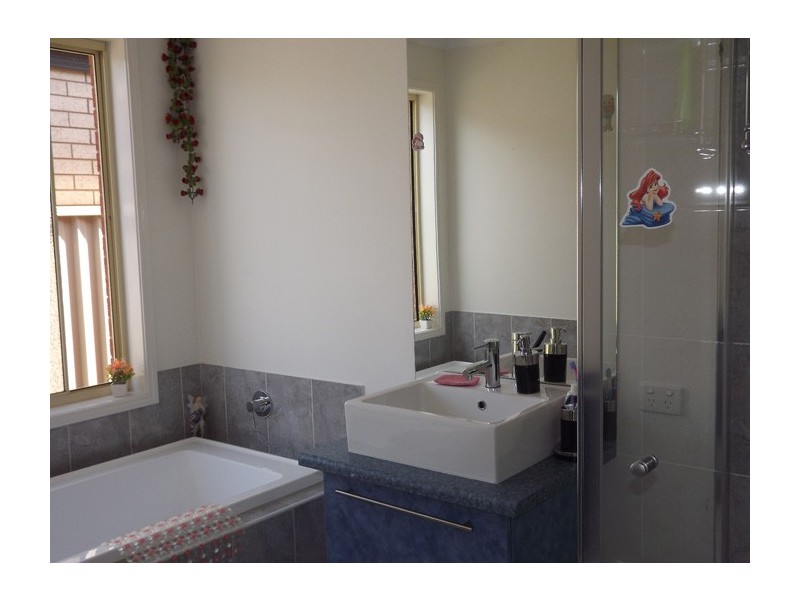 16 Mozzart Avenue, Shepparton VIC 3630