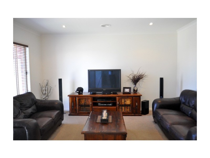 7 Wendouree Drive, Kialla VIC 3631