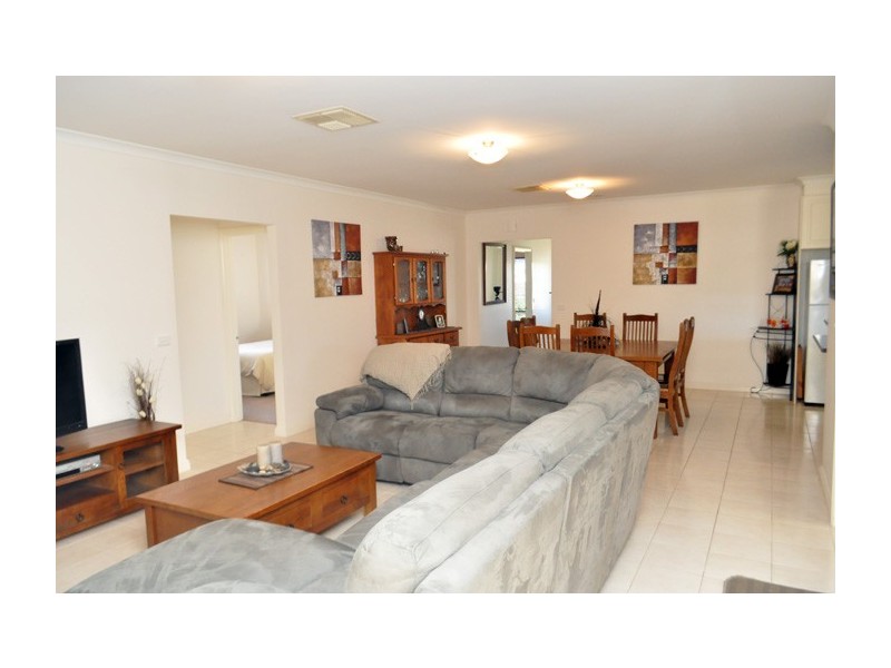 7 Wendouree Drive, Kialla VIC 3631