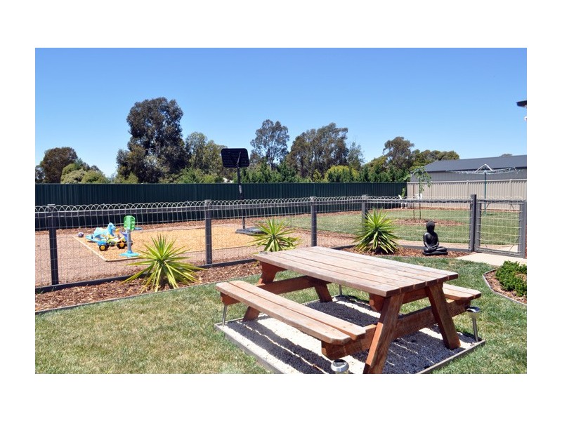 7 Wendouree Drive, Kialla VIC 3631