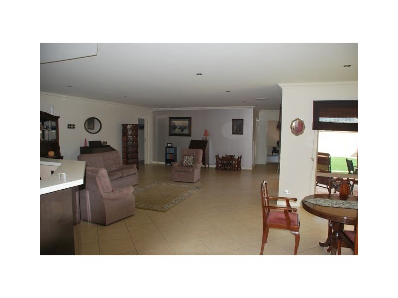 2 Pontiac Avenue, Shepparton VIC 3630