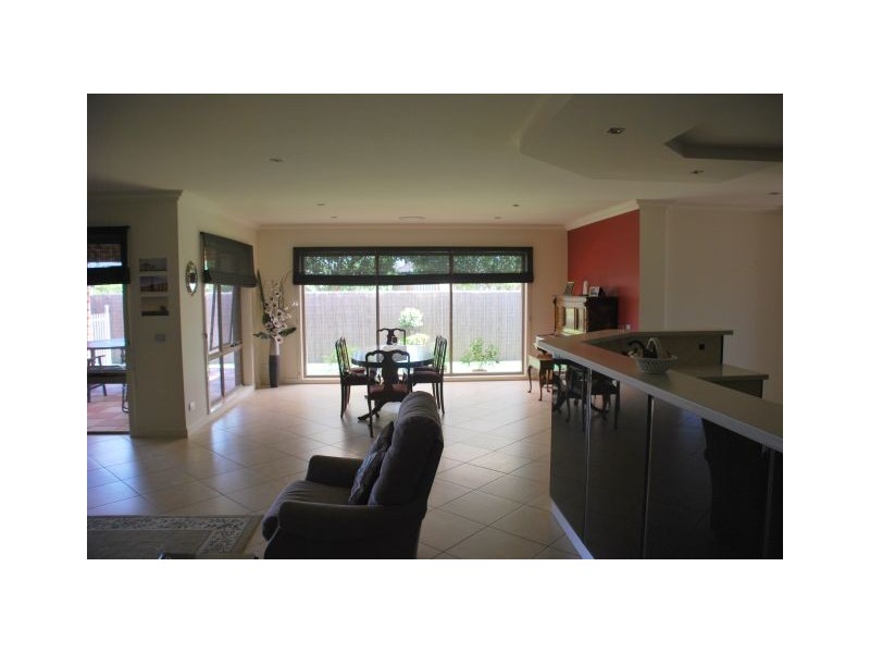 2 Pontiac Avenue, Shepparton VIC 3630