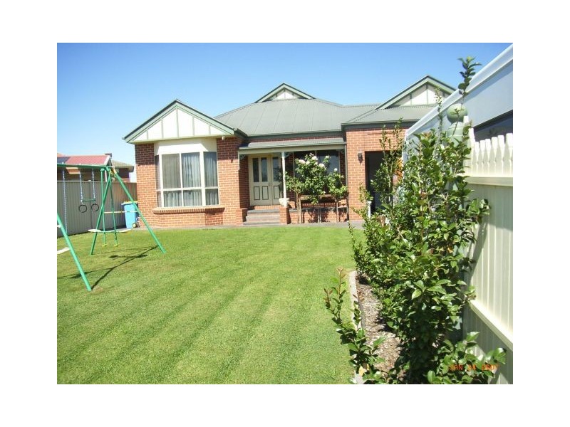 96 Parkside Drive, Shepparton VIC 3630