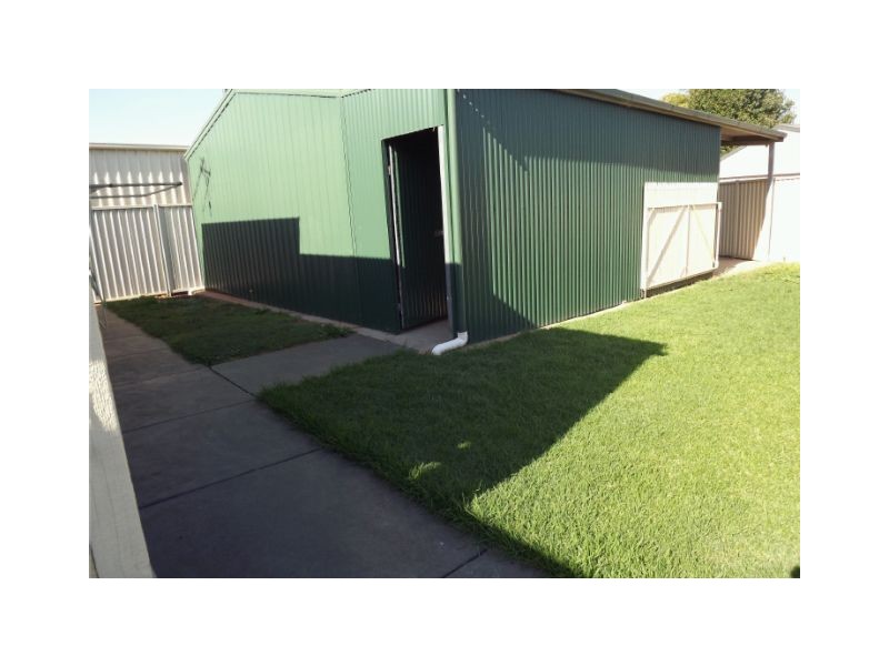 96 Parkside Drive, Shepparton VIC 3630