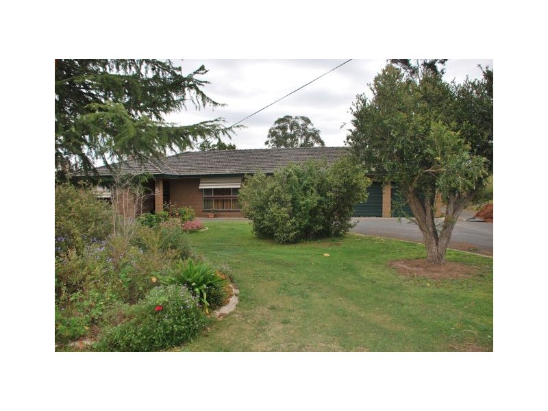 8 Service Road, Kialla West VIC 3631