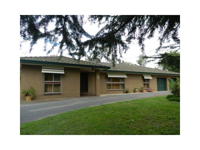 8 Service Road, Kialla West VIC 3631