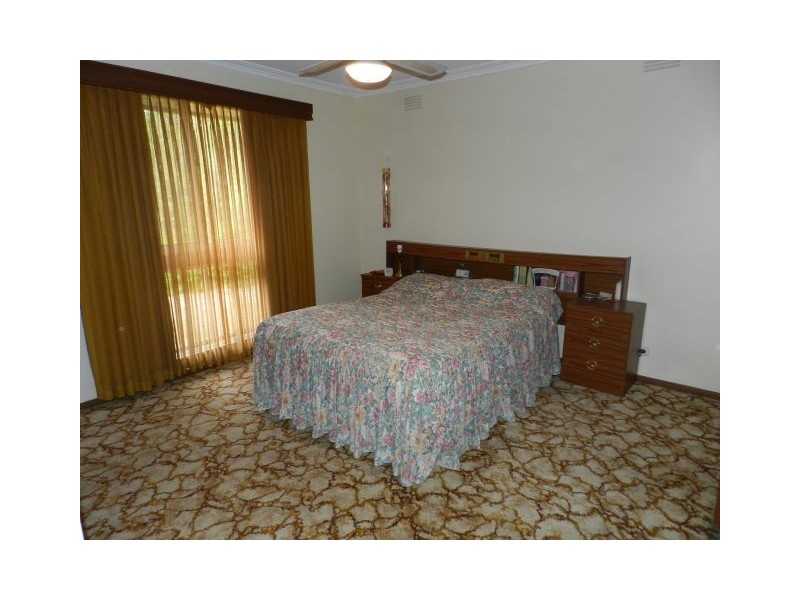 8 Service Road, Kialla West VIC 3631