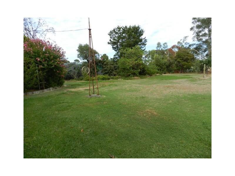 8 Service Road, Kialla West VIC 3631