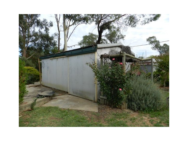 8 Service Road, Kialla West VIC 3631