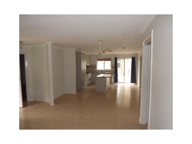 2/21 Balmoral Street, Kialla VIC 3631