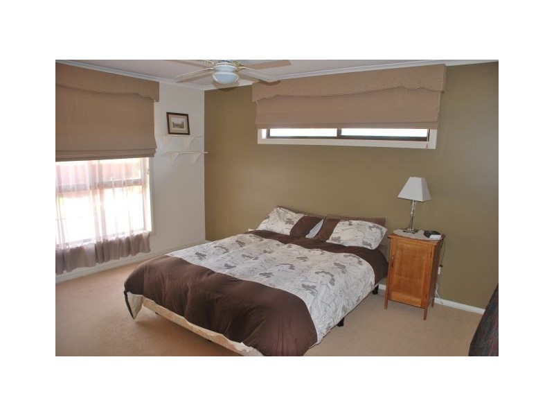 27 Orchard Circuit, Shepparton VIC 3630