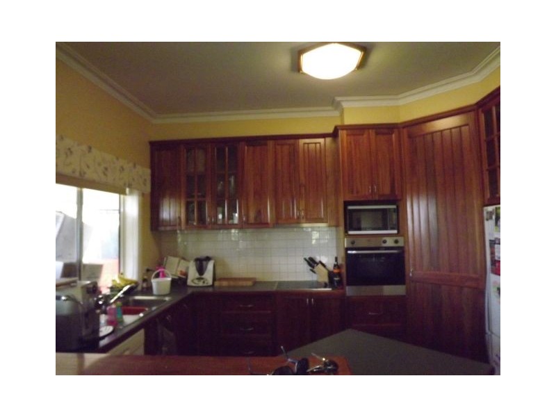 360 Poplar Ave, Shepparton VIC 3630