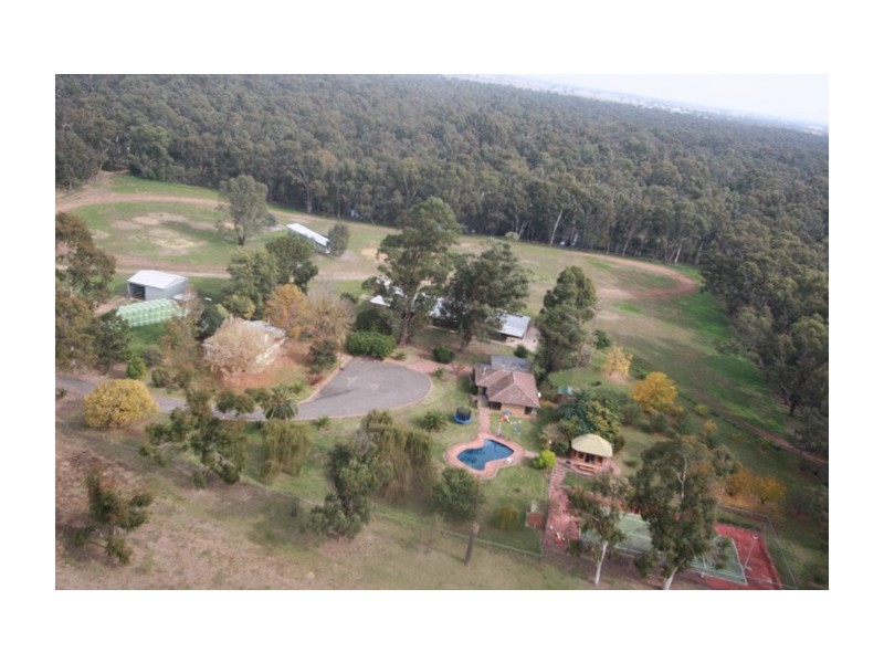 11 Edgewater Road, Kialla VIC 3631