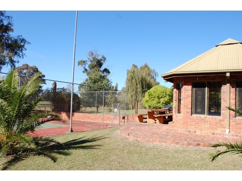 11 Edgewater Road, Kialla VIC 3631