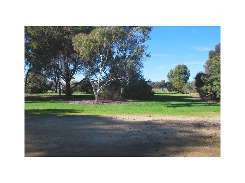 2 Holmes Court, Numurkah VIC 3636