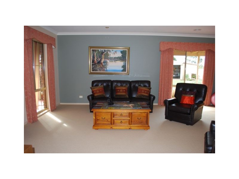 4 Lewis Court, Mooroopna VIC 3629