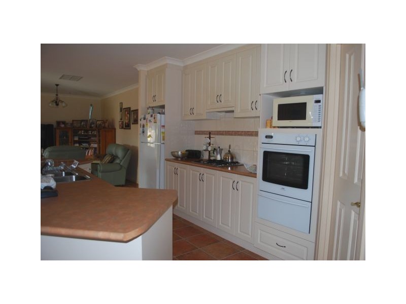 4 Lewis Court, Mooroopna VIC 3629