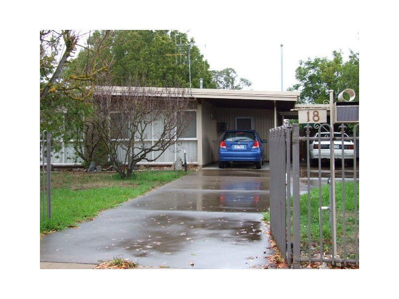 18 Oak Street, Shepparton VIC 3630