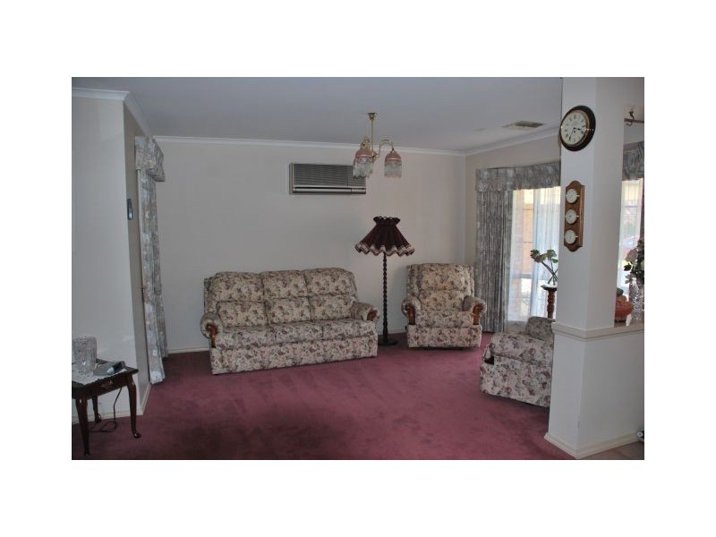 24 Silvan Crescent, Kialla VIC 3631