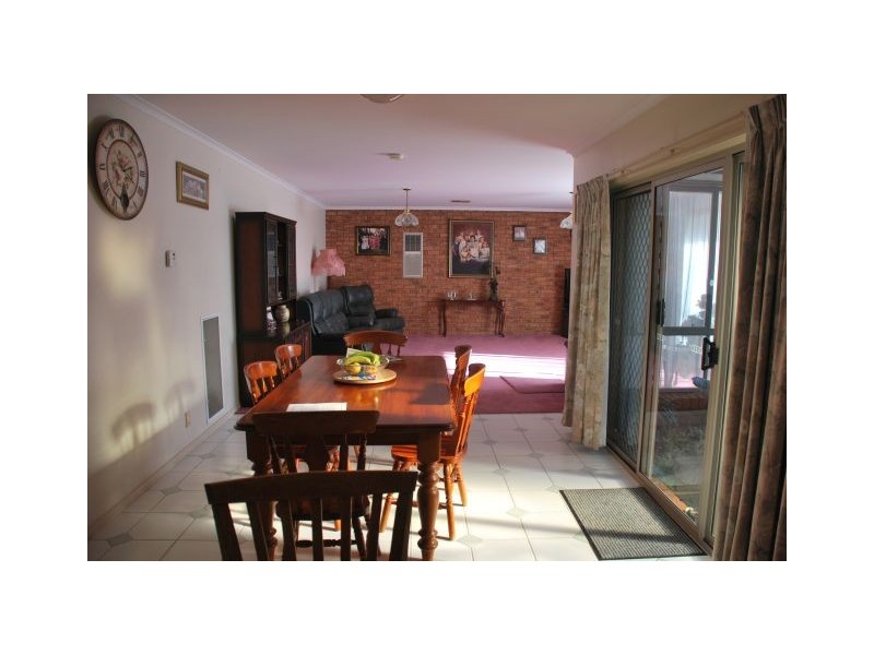 24 Silvan Crescent, Kialla VIC 3631