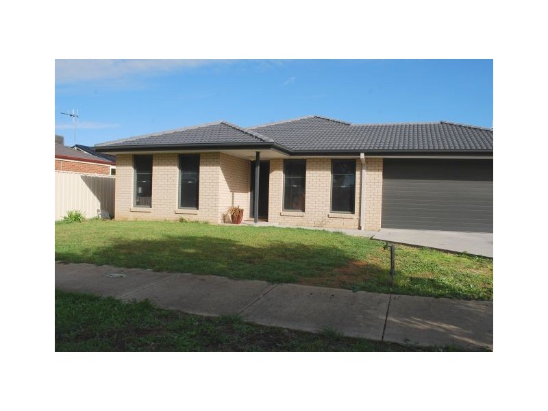 4 Yellowgum Crescent, Shepparton VIC 3630