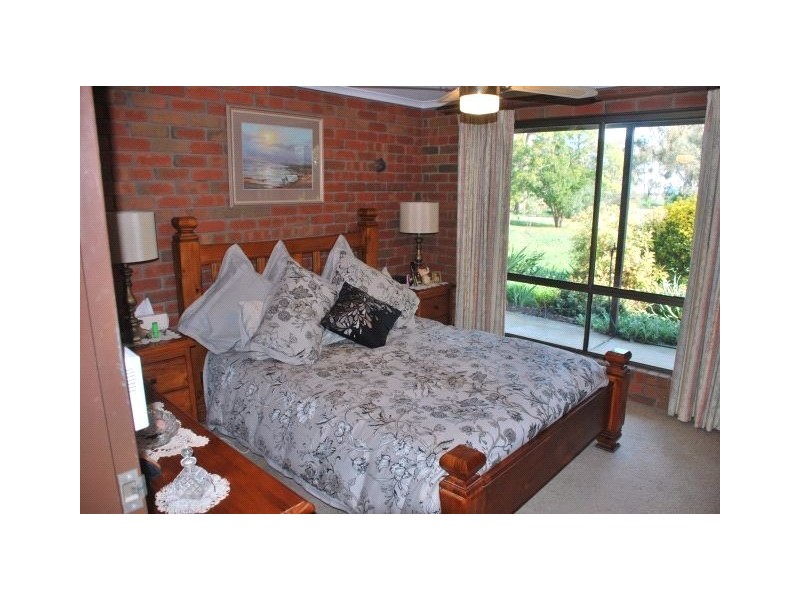 548 Wunghnu Road, Drumanure VIC 3636