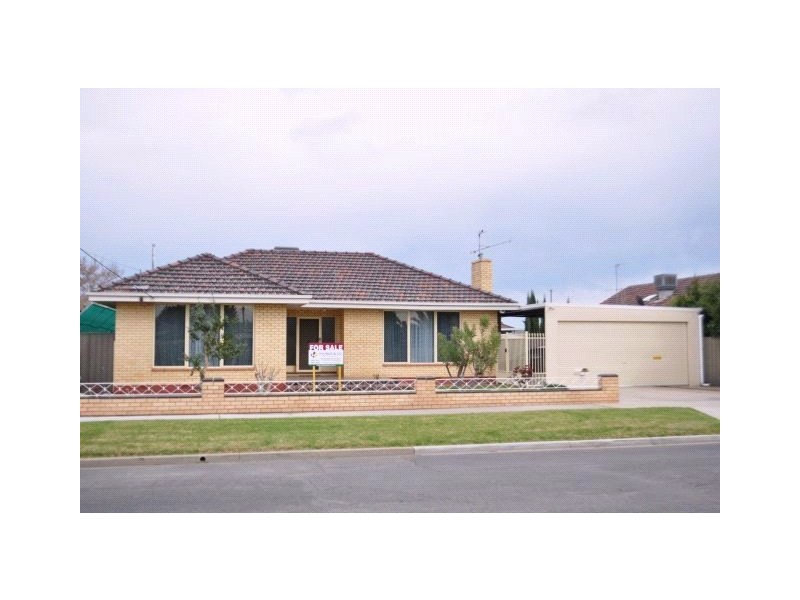 4 Dunkirk Avenue, Shepparton VIC 3630