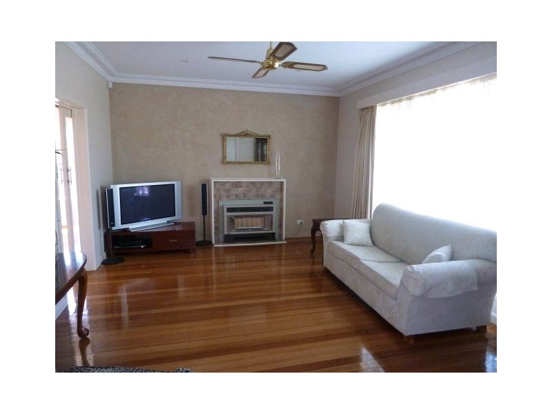 4 Dunkirk Avenue, Shepparton VIC 3630