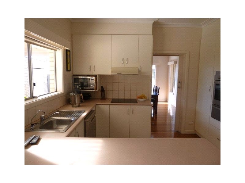 4 Dunkirk Avenue, Shepparton VIC 3630