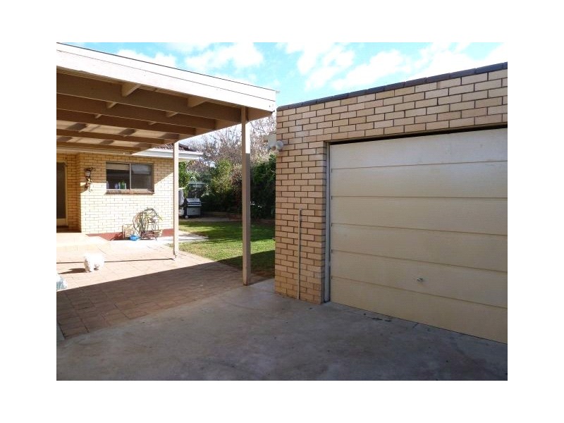 4 Dunkirk Avenue, Shepparton VIC 3630