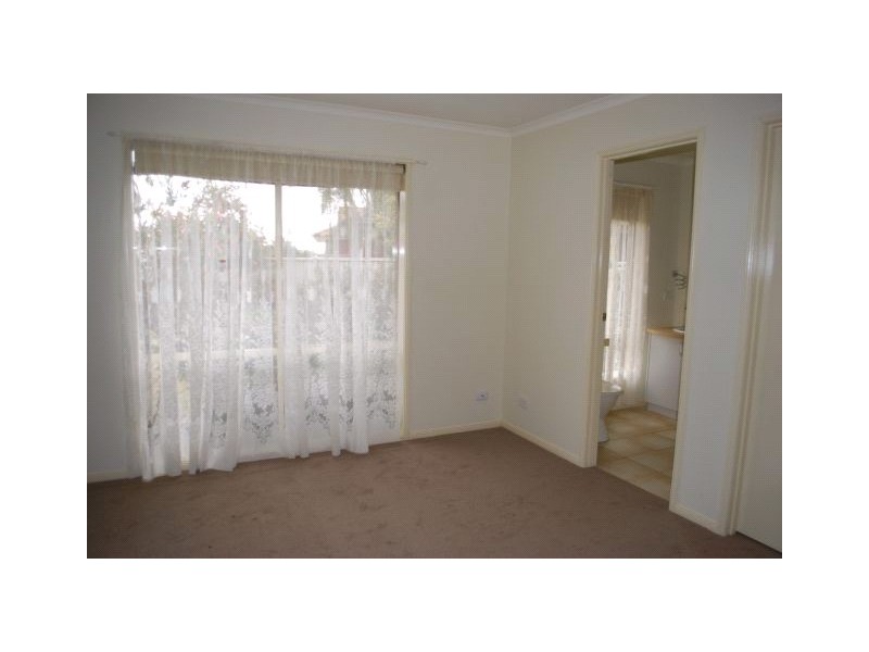 4 Dowson Place, Mooroopna VIC 3629