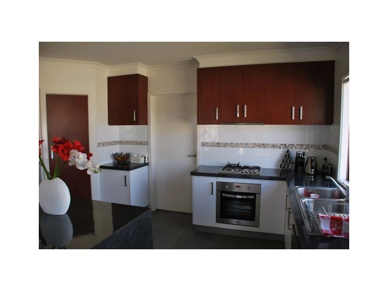 18 Sugargum Cresent, Kialla VIC 3631