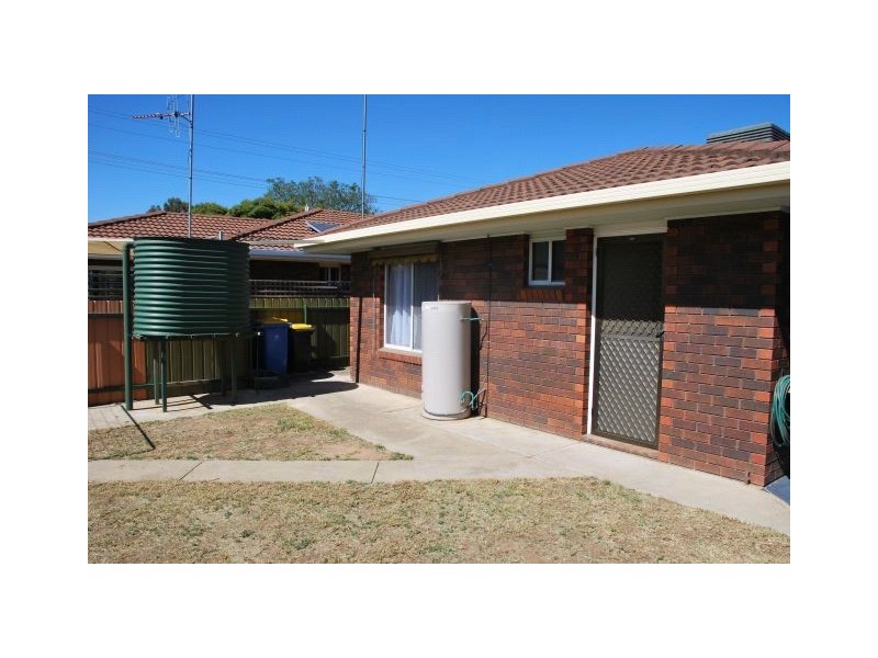 2/82 Saxton Street, Numurkah VIC 3636