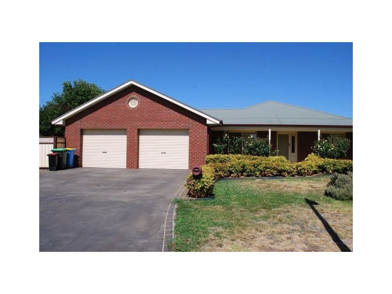 15 Menindee Crescent, Kialla VIC 3631