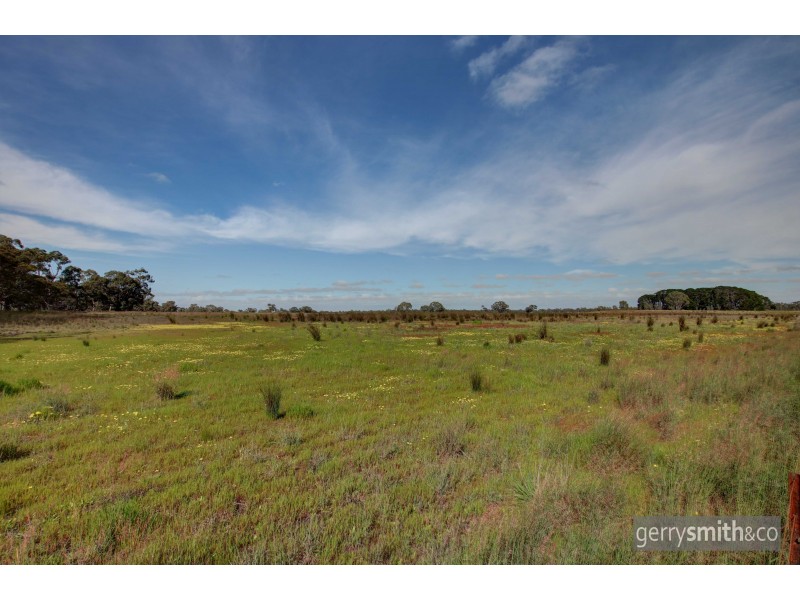 2 John McPhees Drive, Toolondo VIC 3401