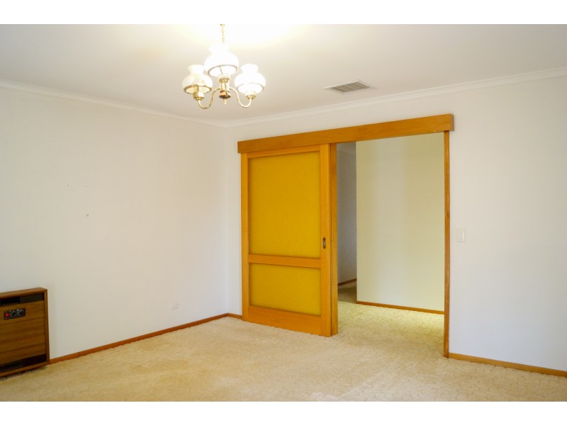 30 Tregear Street, Warracknabeal VIC 3393