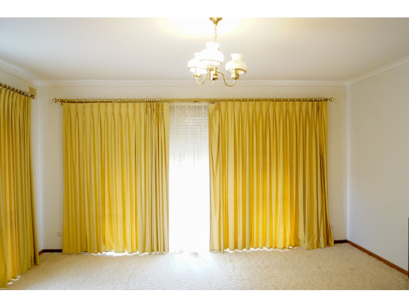 30 Tregear Street, Warracknabeal VIC 3393