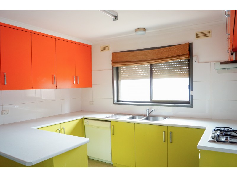 30 Tregear Street, Warracknabeal VIC 3393