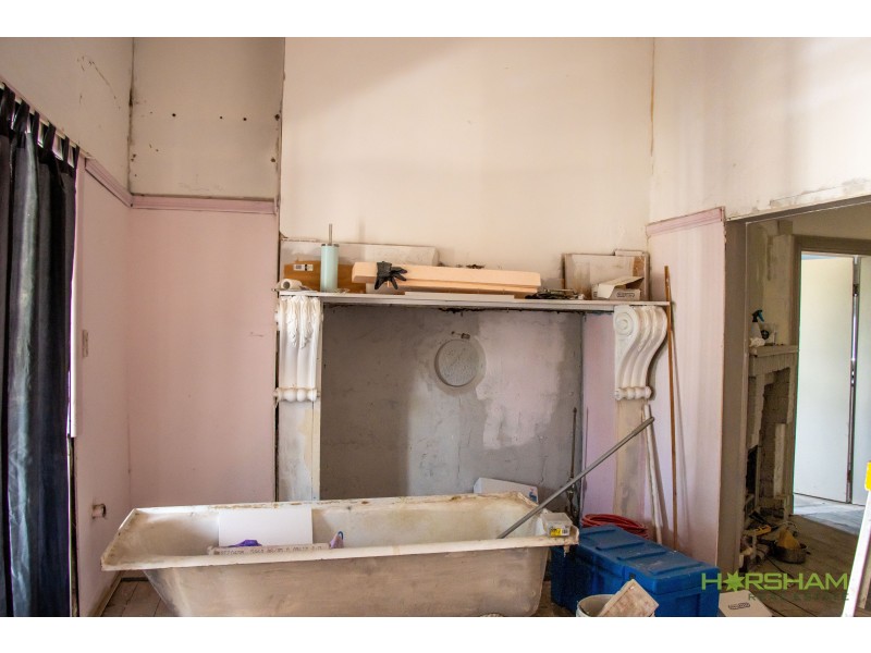 74 Upper Regions St, Dimboola VIC 3414