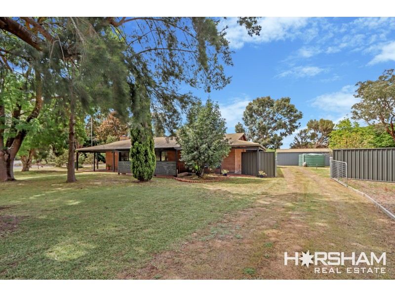 30 Laidlaw Avenue, Edenhope VIC 3318
