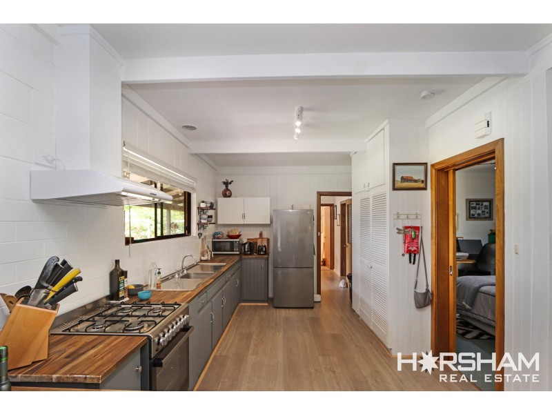 30 Laidlaw Avenue, Edenhope VIC 3318