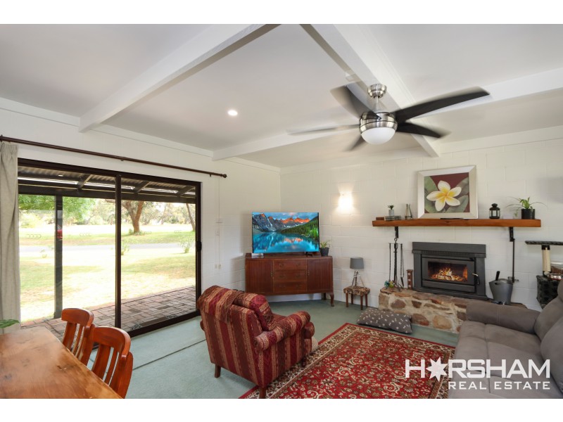 30 Laidlaw Avenue, Edenhope VIC 3318