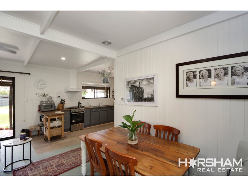 30 Laidlaw Avenue, Edenhope VIC 3318