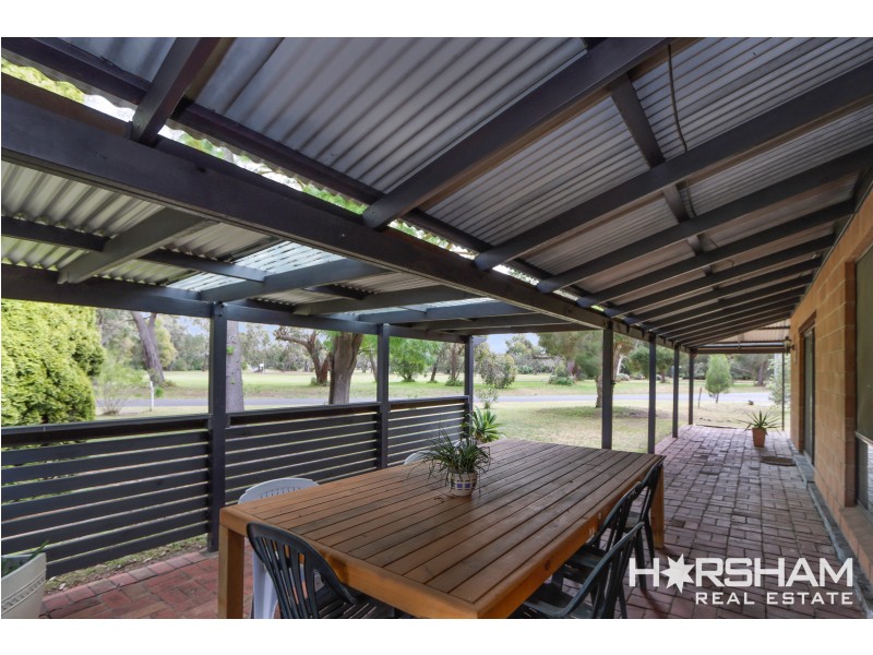 30 Laidlaw Avenue, Edenhope VIC 3318