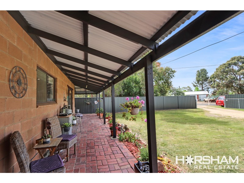 30 Laidlaw Avenue, Edenhope VIC 3318