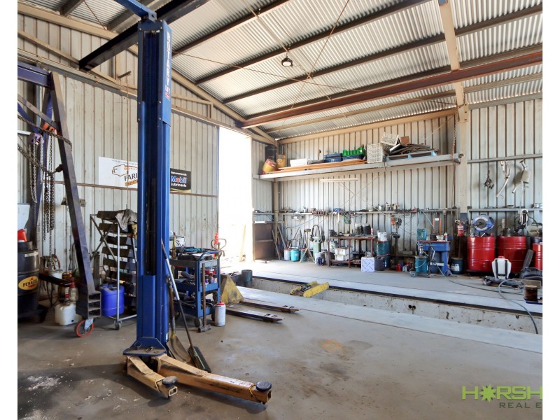 5 Middleton Avenue, Nhill VIC 3418