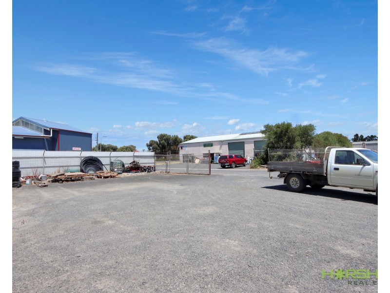 5 Middleton Avenue, Nhill VIC 3418
