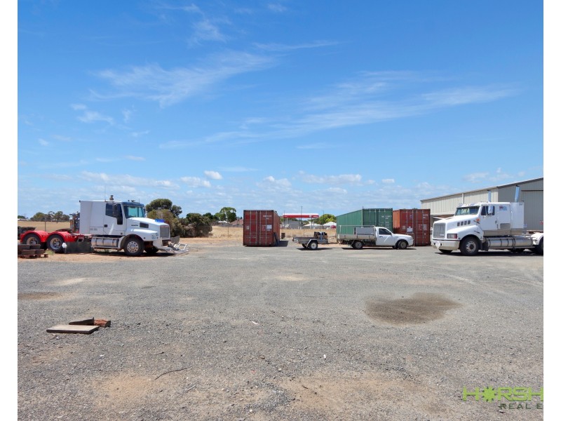 7 Middleton Avenue, Nhill VIC 3418